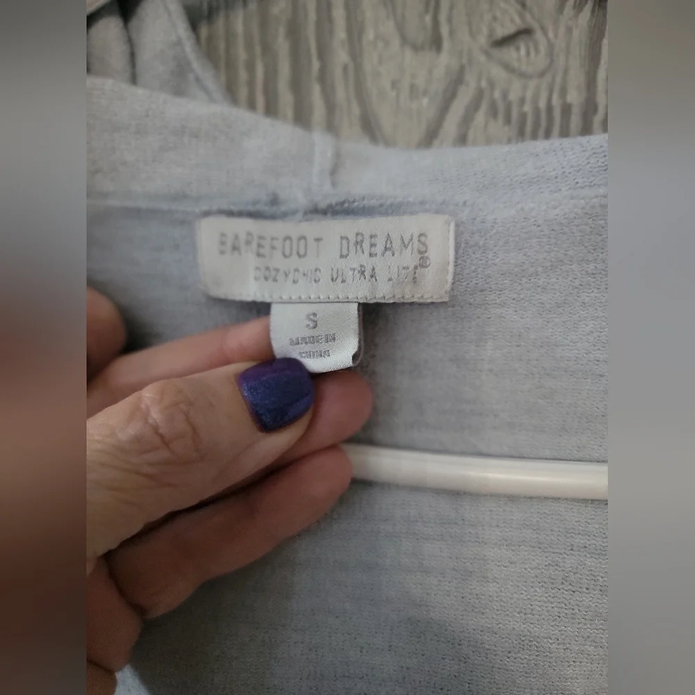 ♡Barefoot Dreams Light Gray Women's‎ Cardigan Sweater, Minor Wash Wear.